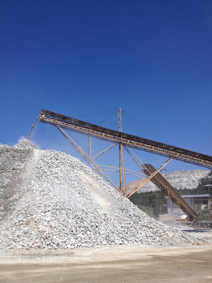 Pedra britada produzida pela Paupedra